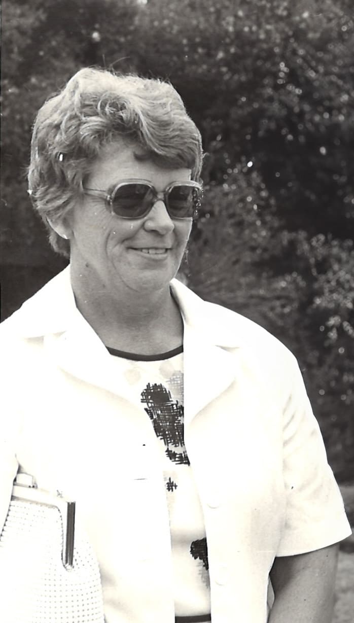 Yvonne Dawn Burgess, Service by Fry Bros in Maitland